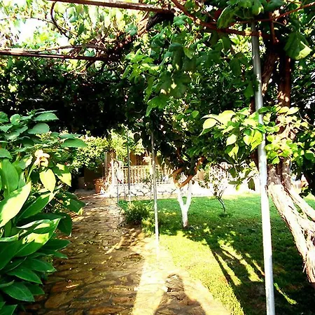 Arel Private Pool And Gardens -4 Bedrooms Villa